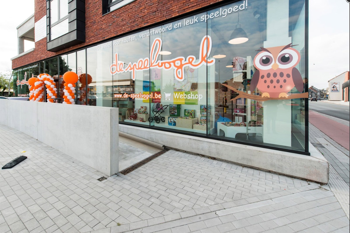 exterieur speelgoed winkel + appartement